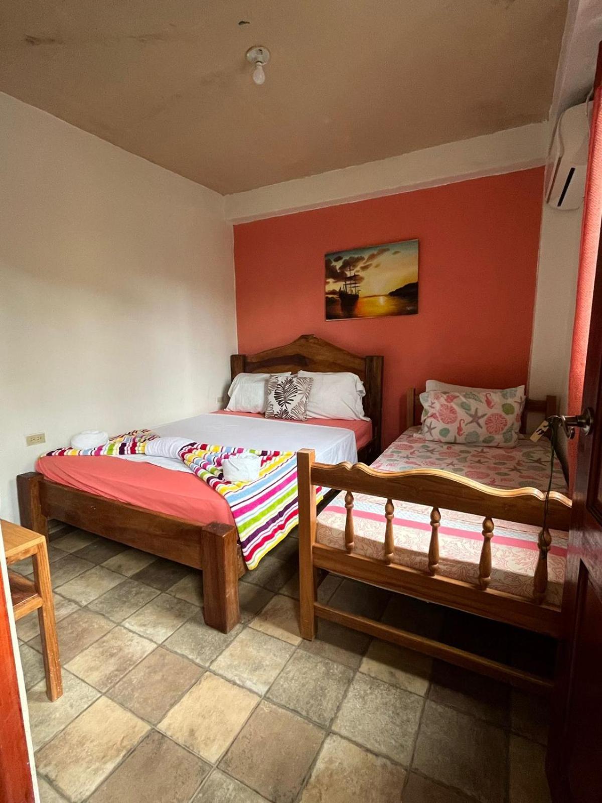 Hotel Y Restaurante Mama Ines Санта-Каталина Экстерьер фото