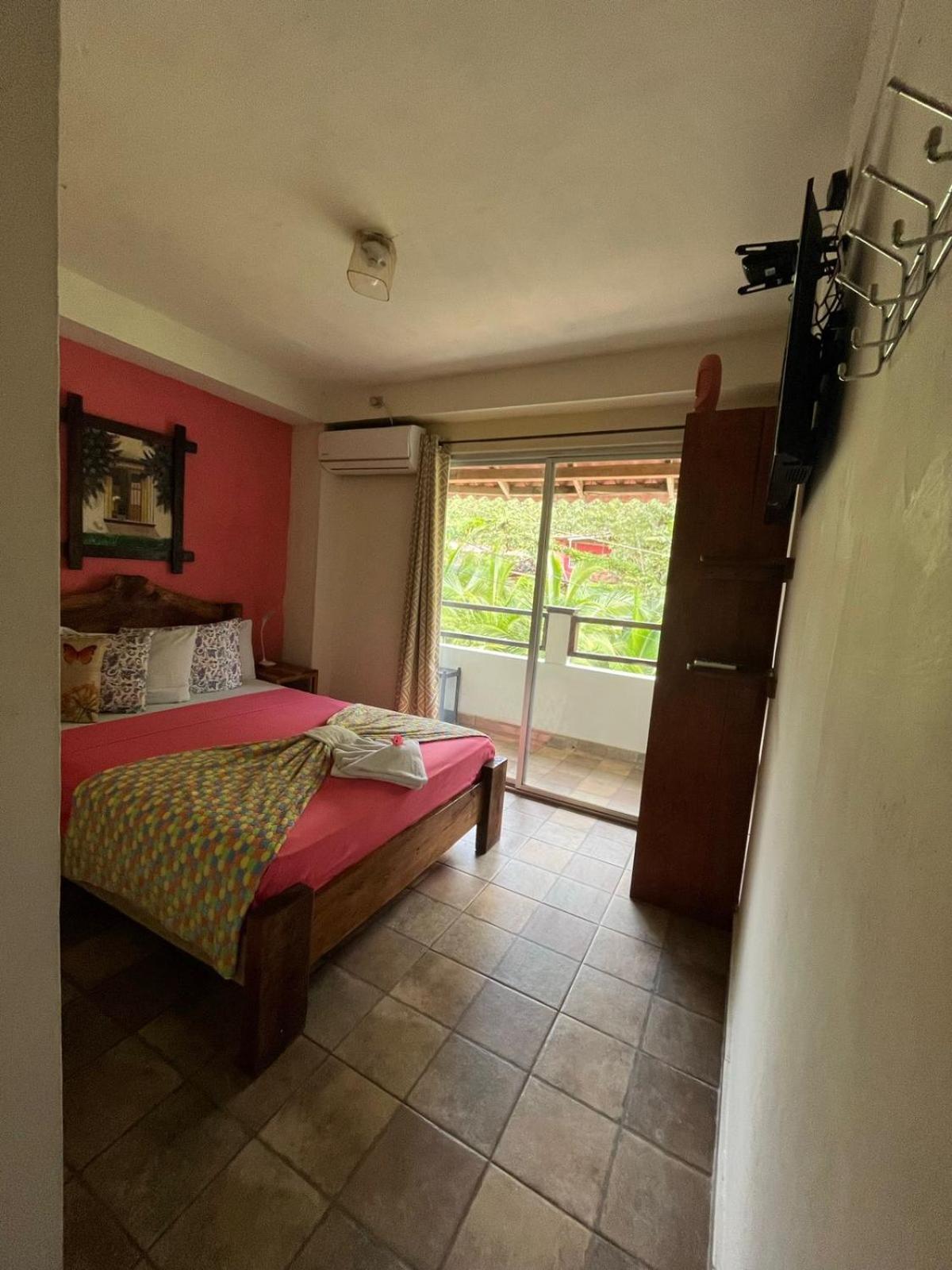 Hotel Y Restaurante Mama Ines Санта-Каталина Экстерьер фото
