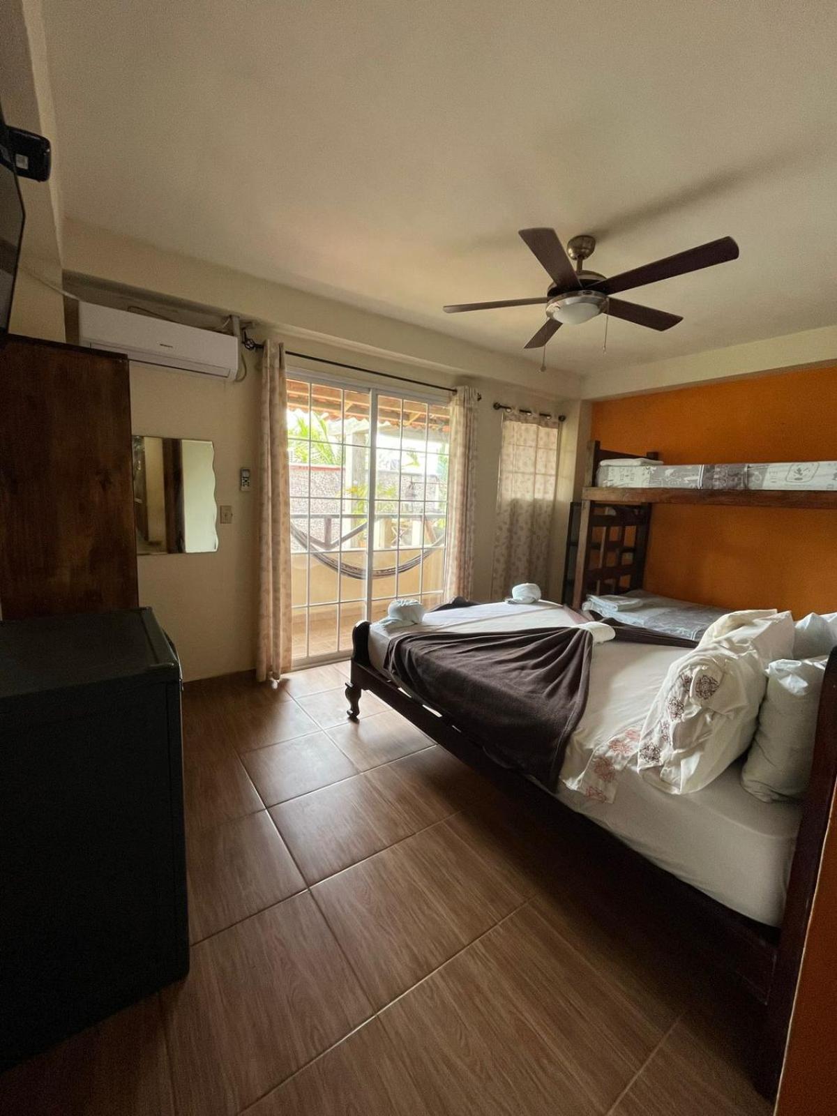 Hotel Y Restaurante Mama Ines Санта-Каталина Экстерьер фото